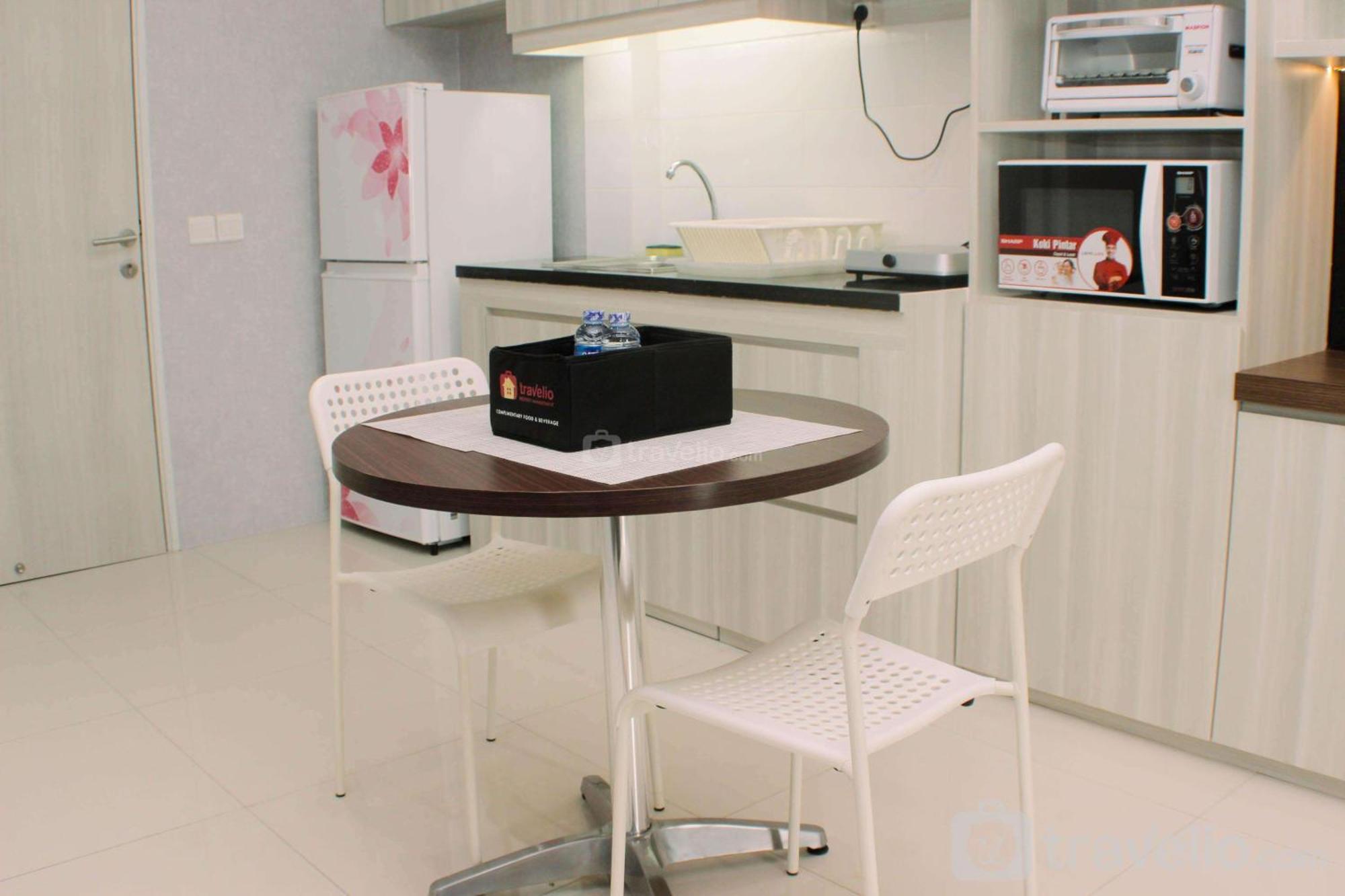 Big And Cozy At Azalea By Travelio Apartemen Bekasi