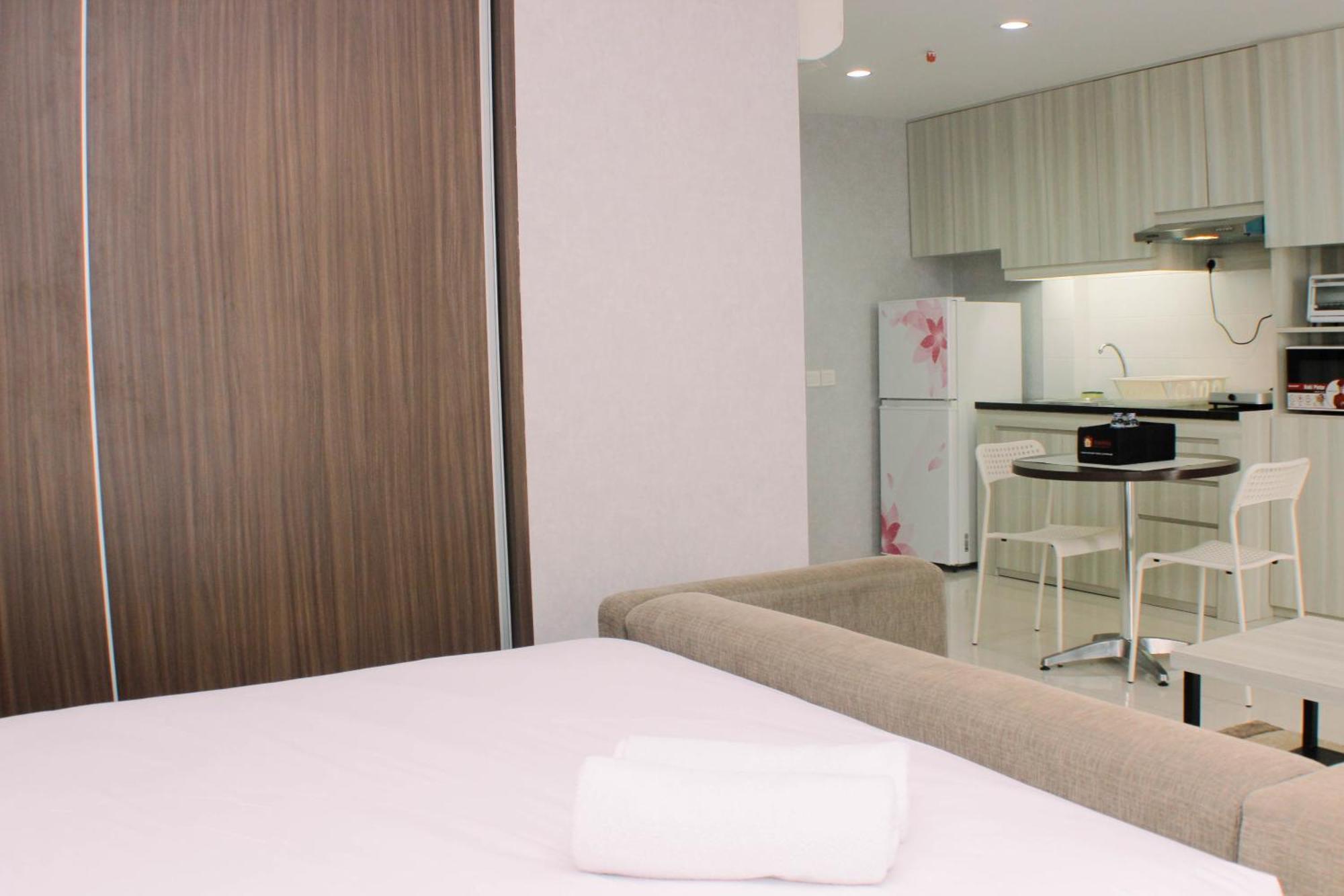 Big And Cozy At Azalea By Travelio Apartemen Bekasi