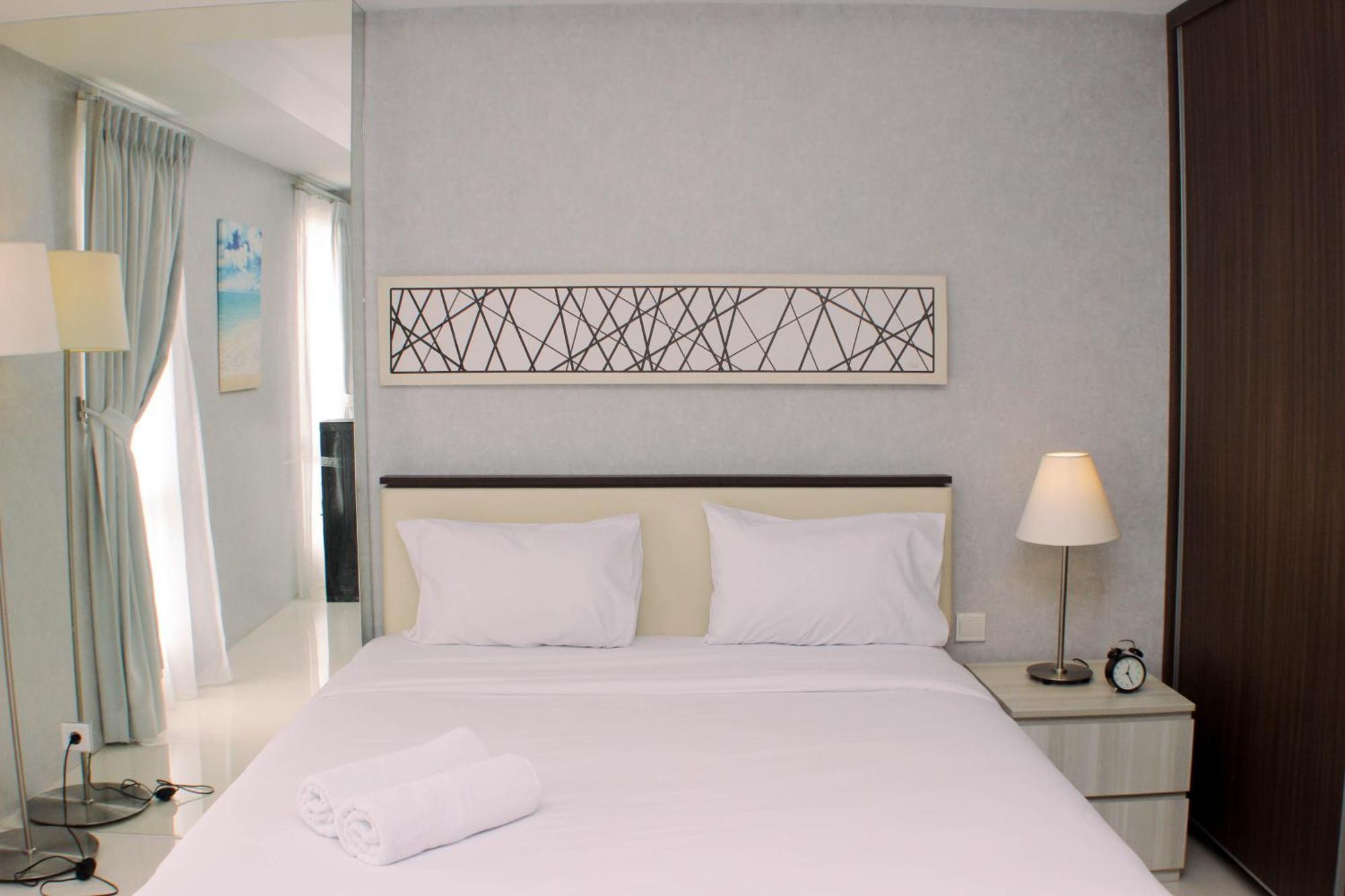 Apartemen Big And Cozy At Azalea By Travelio Bekasi